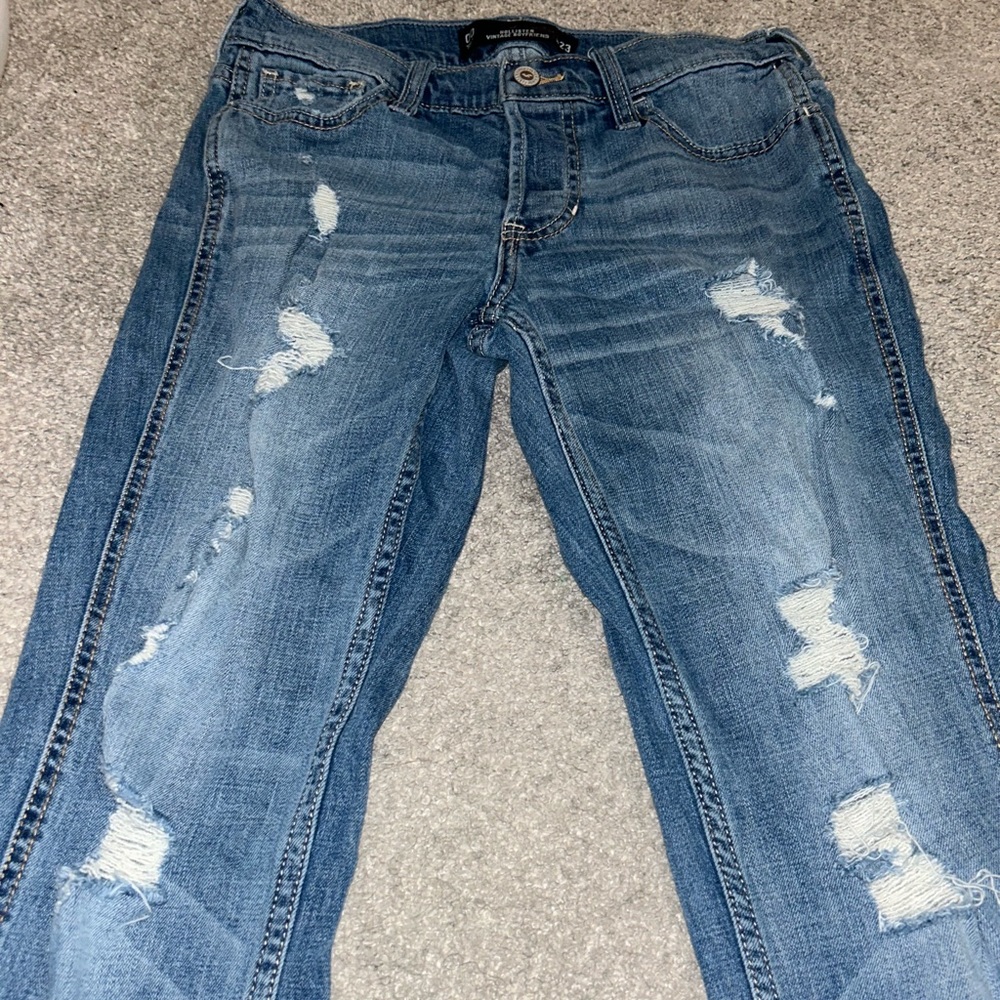 Brand new holister vintage boyfriend jeans. Never worn. Pre washed.